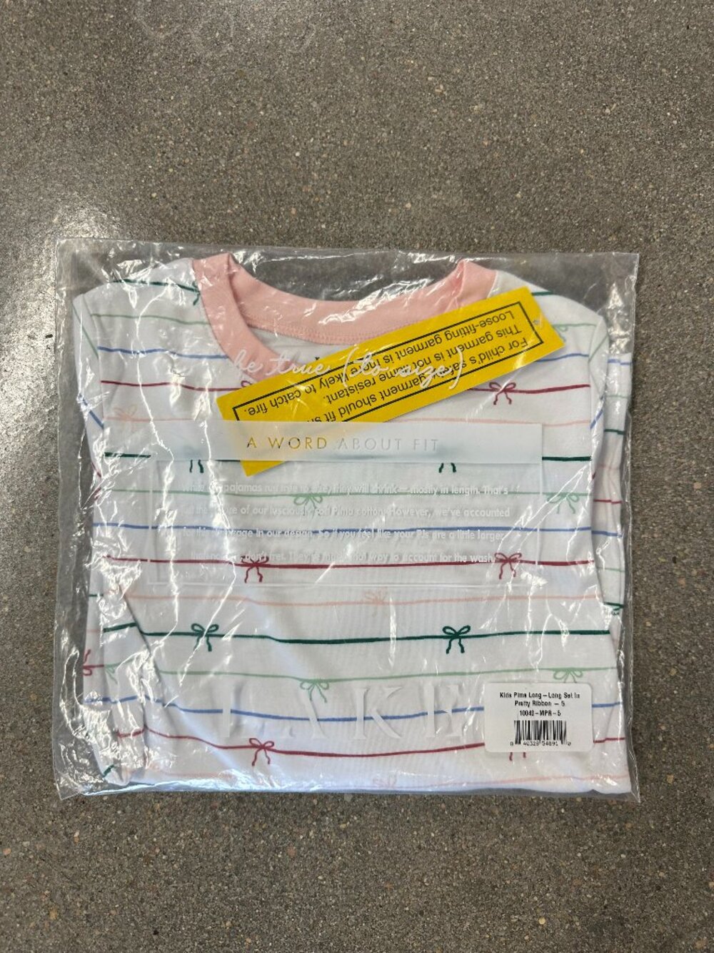 LAKE Long Sleeve Kids Pajamas (Size 5)
